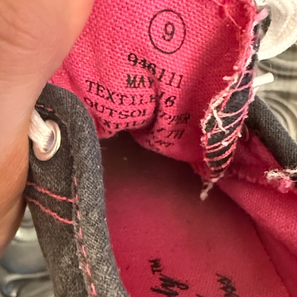 Toddler 9 Black and White Kids Sneakers with Pink Accents - Picture 10 of 10